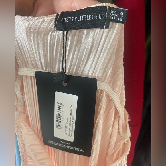 NWT Pretty Little Thing Cut Out Detail Pleated Jumpsuit - Picture 9 of 9